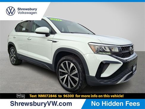 Used 2022 Volkswagen Taos SE w/ Panoramic Sunroof Package image 1