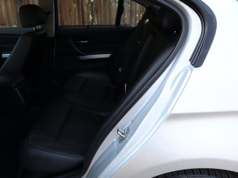 Used 2011 BMW 328i xDrive Sedan AWD/4WD image 20
