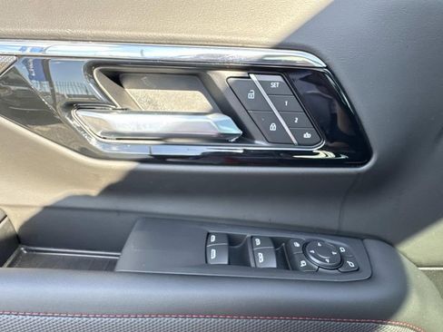 New 2026 Chevrolet Suburban RST image 21