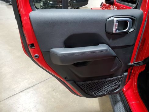Used 2021 Jeep Wrangler Unlimited Sahara AWD/4WD image 26