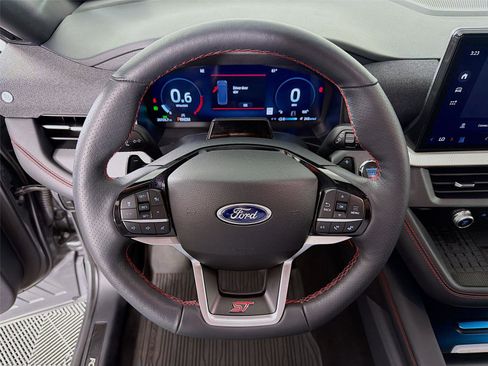 Used 2025 Ford Explorer ST AWD/4WD image 3