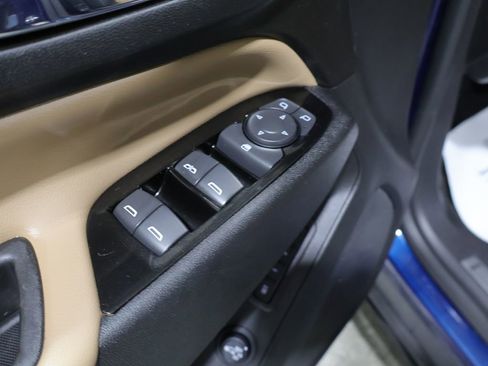 Used 2022 Chevrolet Equinox Premier AWD/4WD image 14