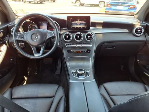 Used 2017 Mercedes-Benz GLC 300 image 2