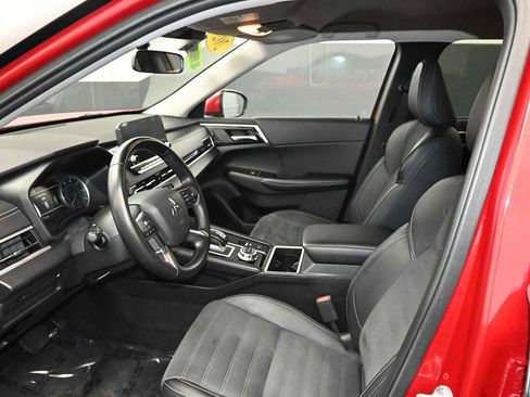 Used 2024 Mitsubishi Outlander SE AWD/4WD image 16