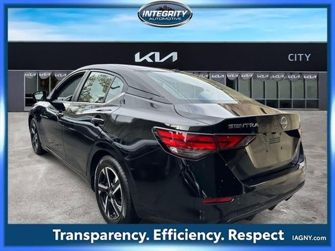 Used 2025 Nissan Sentra SV image 4