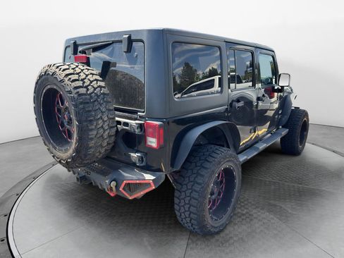 Used 2015 Jeep Wrangler Unlimited Sahara w/ Connectivity Group AWD/4WD image 5