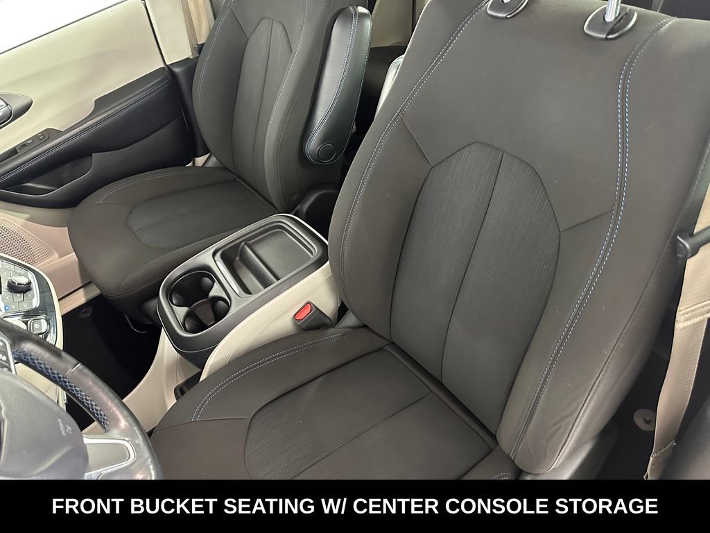 Used 2021 Chrysler Pacifica Touring w/ Cold Weather Group FWD image 21