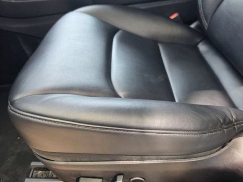 Used 2022 Tesla Model Y Performance AWD/4WD image 19