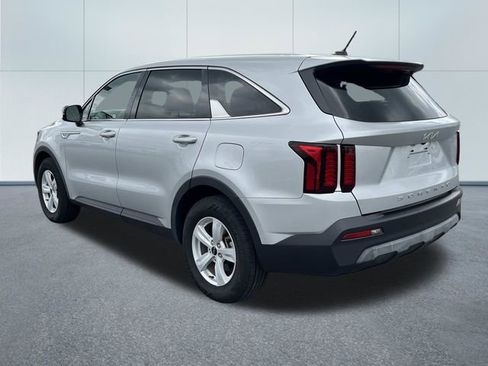 Used 2022 Kia Sorento LX FWD image 7