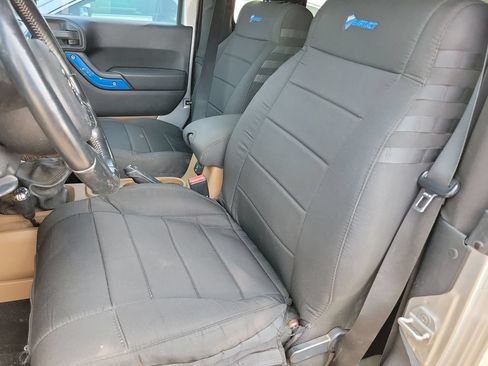 Used 2011 Jeep Wrangler Sahara AWD/4WD image 13