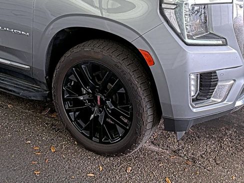 Used 2023 GMC Yukon SLT image 10