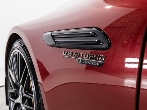 Used 2022 Mercedes-Benz SL 63 AMG 4MATIC w/ AMG Aerodynamic Package image 41