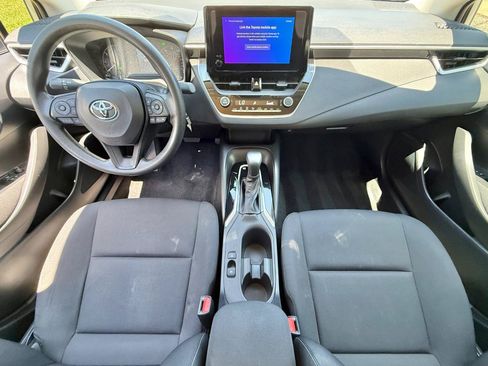 Used 2023 Toyota Corolla LE FWD image 9