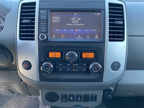 Used 2020 Nissan Frontier SV image 11