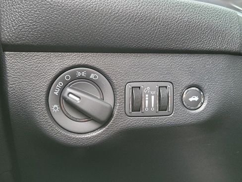 Used 2020 Dodge Challenger SRT Hellcat image 25