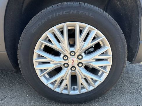 New 2025 GMC Acadia Elevation w/ Elevation Premium Package AWD/4WD image 4