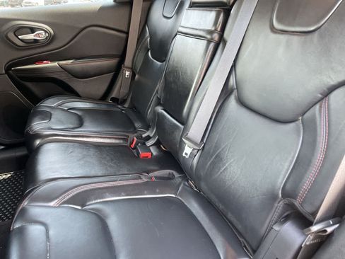 Used 2014 Jeep Cherokee Trailhawk w/ Technology Group AWD/4WD image 18