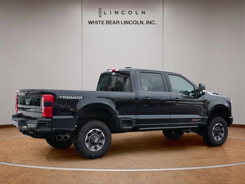 Used 2024 Ford F350 Lariat w/ Lariat Ultimate Package image 5