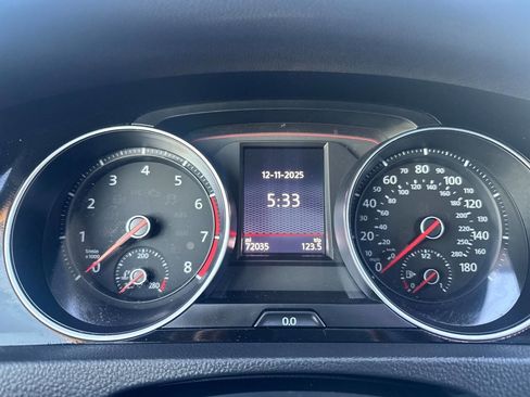 Used 2017 Volkswagen GTI SE image 21