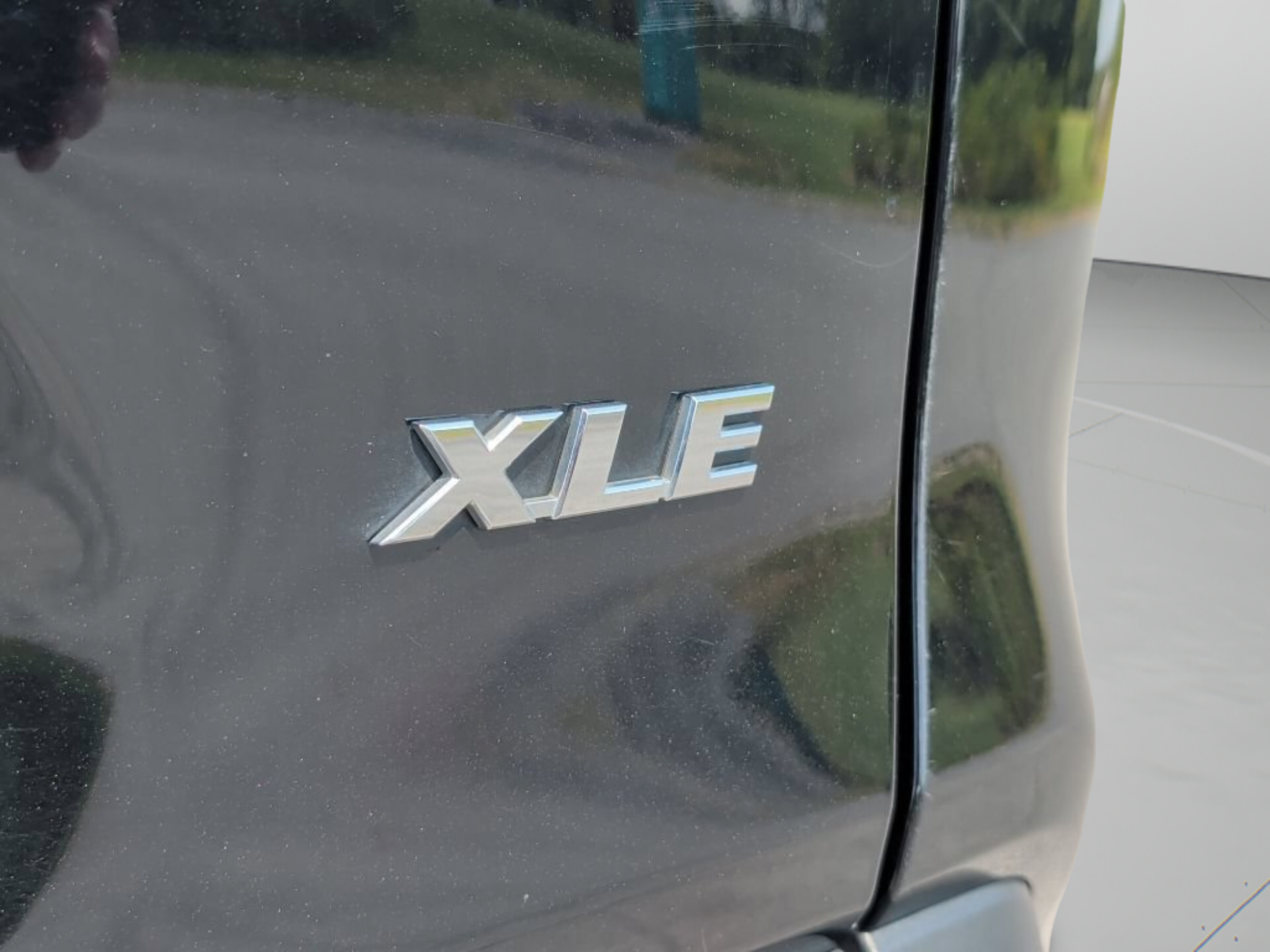 Used 2024 Toyota RAV4 XLE FWD image 46
