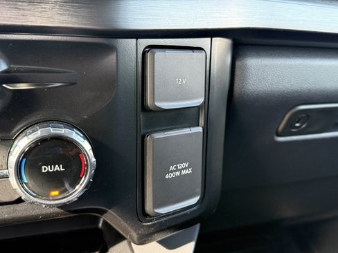 Used 2024 Ford F250 Lariat w/ Sport Appearance Package AWD/4WD image 31