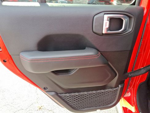 Used 2019 Jeep Wrangler Unlimited Rubicon w/ Dual Top Group image 19