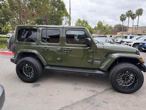 Used 2021 Jeep Wrangler Unlimited Sahara AWD/4WD image 15