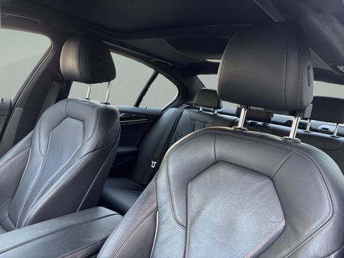 Used 2020 BMW 530i w/ Premium Package image 19