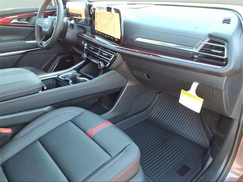 New 2026 Chevrolet Traverse RS w/ LPO, Floor Liner Package image 23