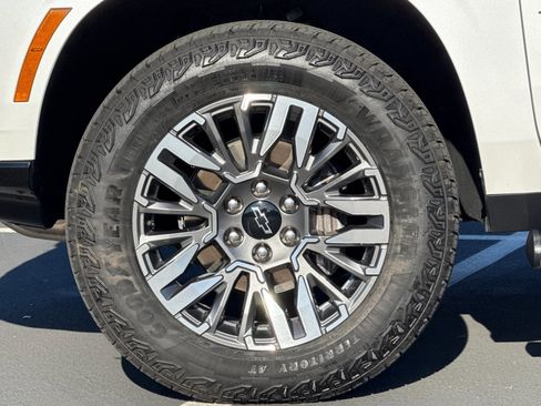 Used 2025 Chevrolet Tahoe Z71 image 37