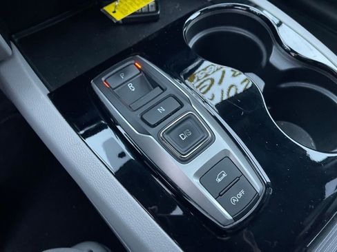 Used 2017 Honda Pilot Touring image 11