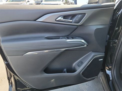 Used 2025 Chevrolet Traverse LT w/ Enhanced Driving Package image 21