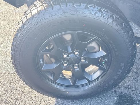 Used 2020 Jeep Wrangler Unlimited Willys image 12