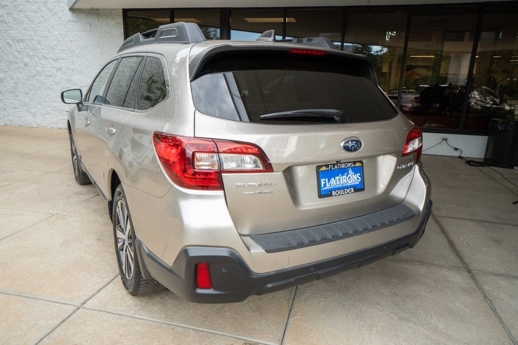 Used 2019 Subaru Outback 2.5i Limited AWD/4WD image 5