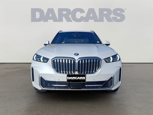Used 2024 BMW X5 sDrive40i w/ Premium Package image 2
