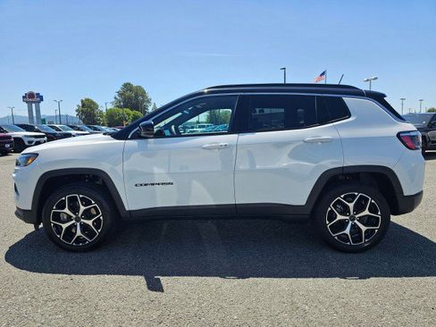 Certified 2025 Jeep Compass Limited AWD/4WD image 6