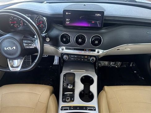 Used 2022 Kia Stinger GT2 image 16