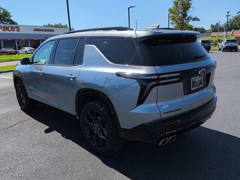 Used 2025 Chevrolet Traverse RS w/ LPO, Floor Liner Package FWD image 5