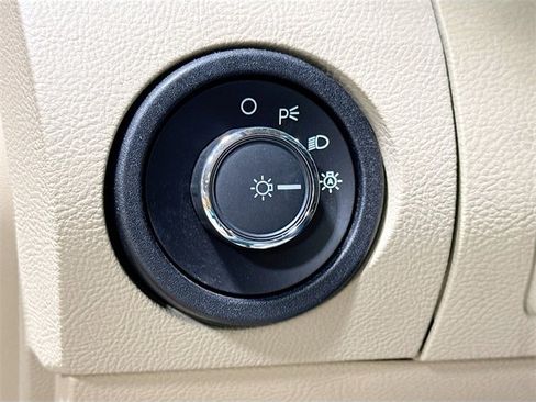 Used 2019 Ford Taurus SEL w/ Equipment Group 201A image 12