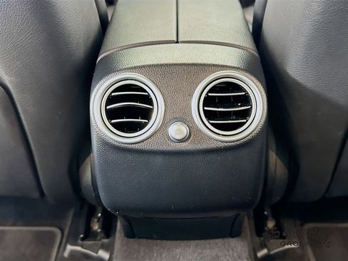 Used 2022 Mercedes-Benz GLC 300 GLC 300 image 30