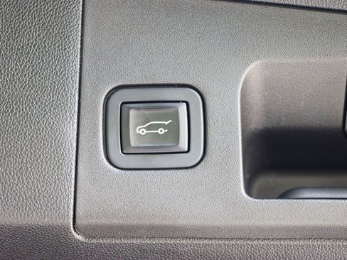 Used 2018 Cadillac XT5 Luxury w/ Driver Awareness Package FWD image 25