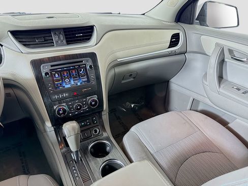 Used 2017 Chevrolet Traverse LT image 22