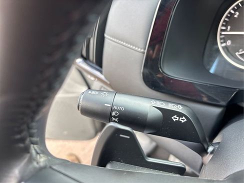 Used 2025 Nissan Pathfinder SV image 25