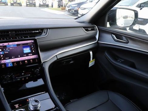 New 2025 Jeep Grand Cherokee Limited image 24