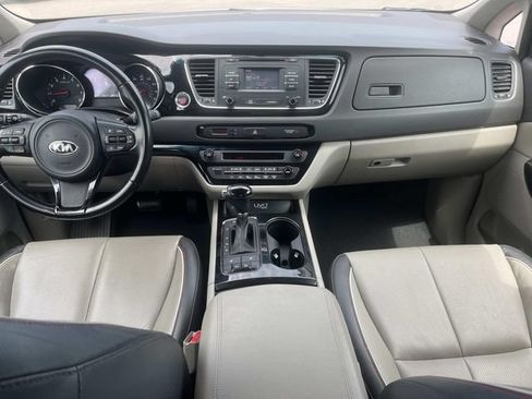 Used 2016 Kia Sedona EX FWD image 16