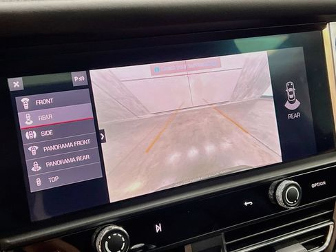 Certified 2023 Porsche Macan S AWD/4WD image 17