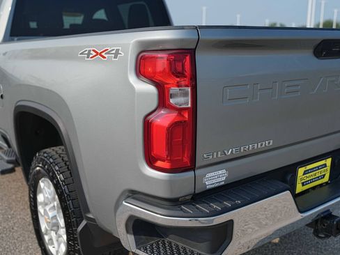 Used 2024 Chevrolet Silverado 3500 LTZ AWD/4WD image 9