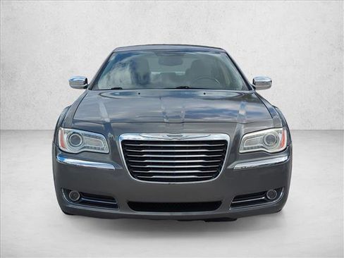 Used 2011 Chrysler 300 Limited image 2