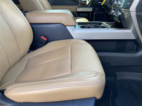 Used 2022 Ford F250 Lariat w/ Lariat Value Package image 25