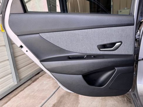 Certified 2025 Hyundai Elantra Limited FWD image 24